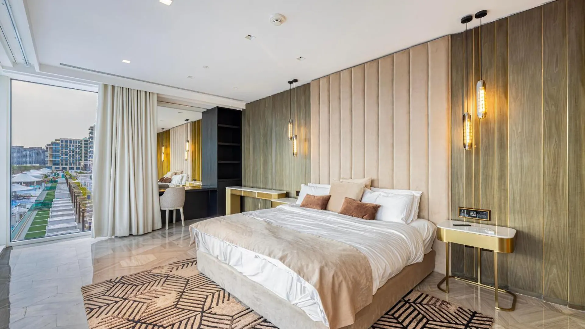 Five Palm Upgraded 4 Bedrooms With Private Pool Dubai Apartment