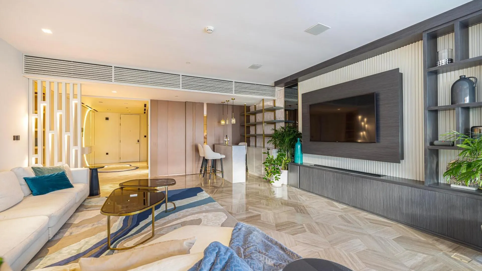 Five Palm Upgraded 4 Bedrooms With Private Pool Dubai