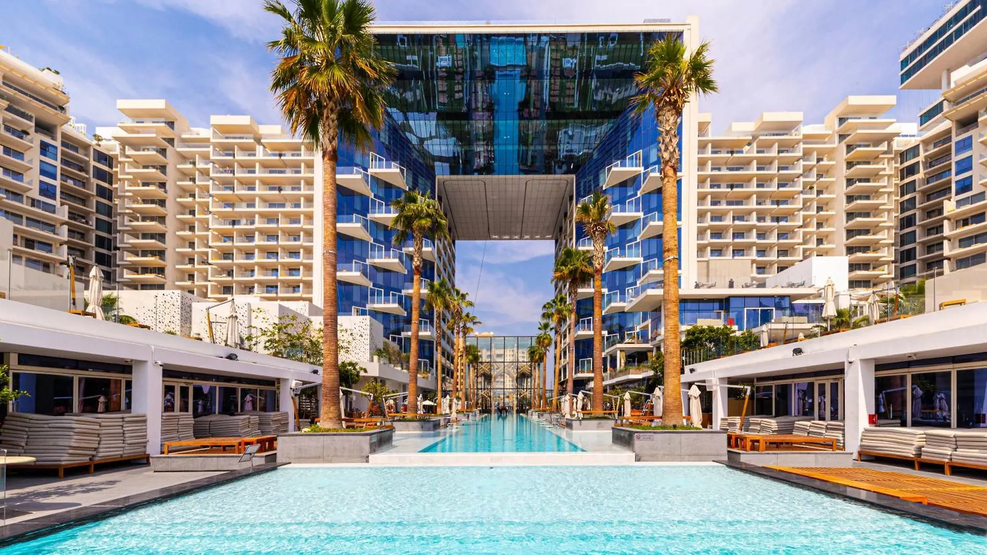 Five Palm Upgraded 4 Bedrooms With Private Pool Dubai